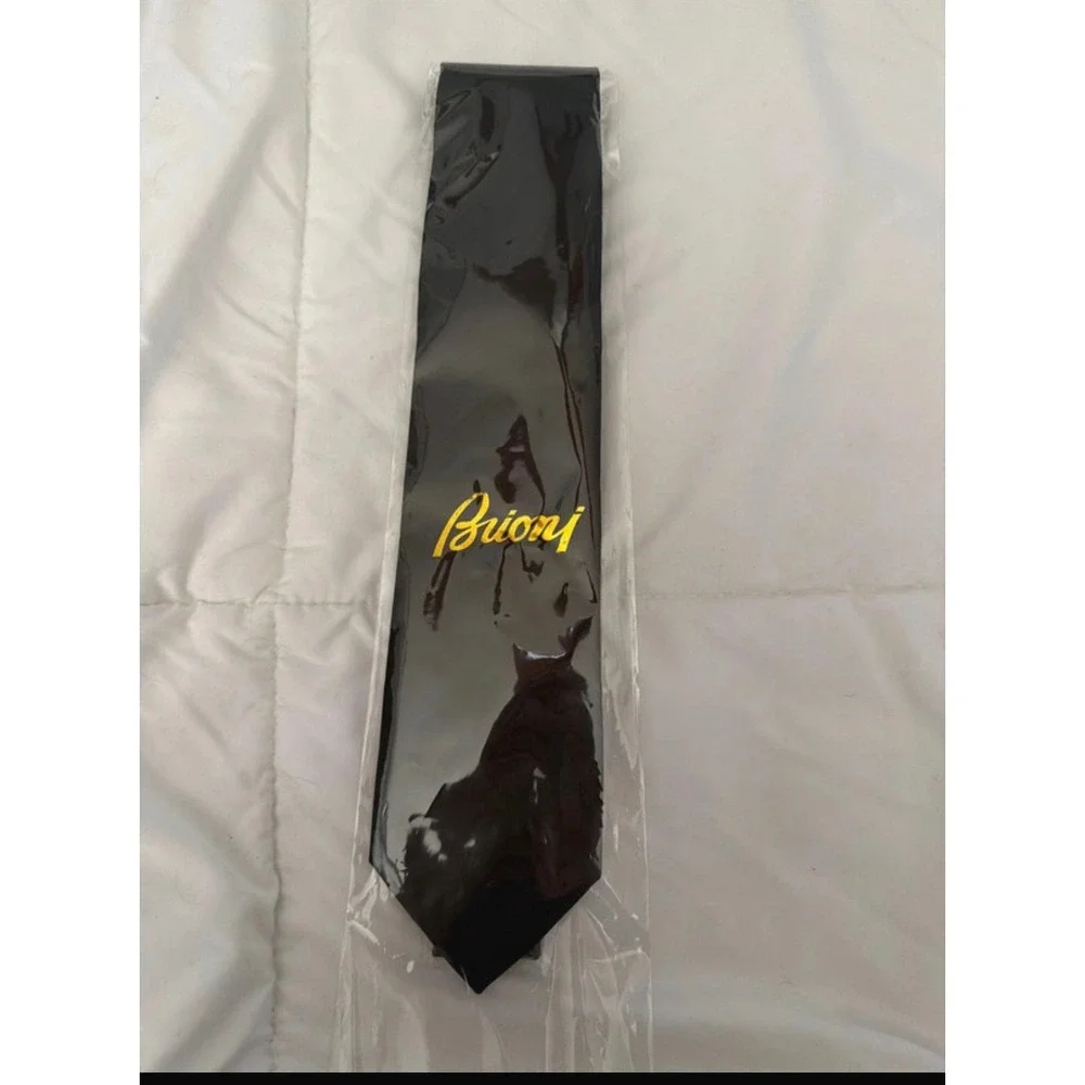 Brioni Black Diagonal Stripe Silk Tie NWT — Retail $310